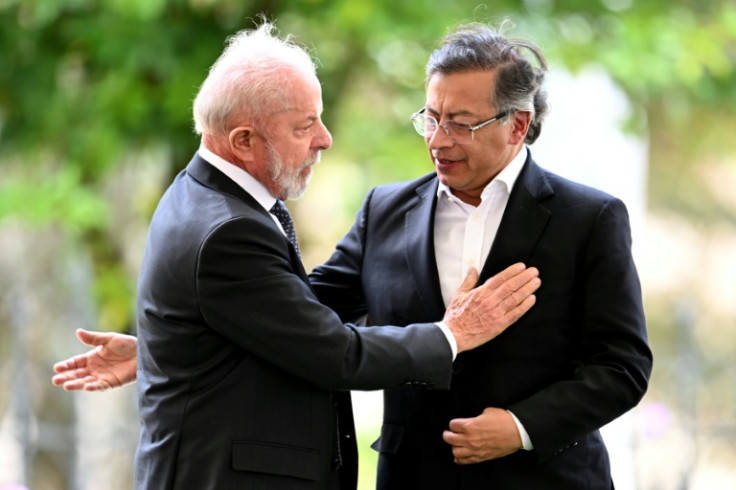 O presidente colombiano Gustavo Petro e o presidente brasileiro Luiz Inacio Lula da Silva em uma cúpula em Bogotá em agosto