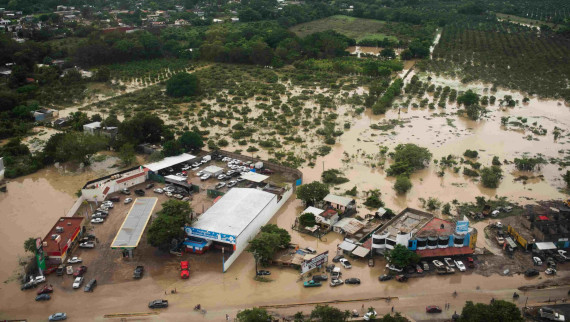 Floods in Mexico leave thousands homeless, death tool could above200