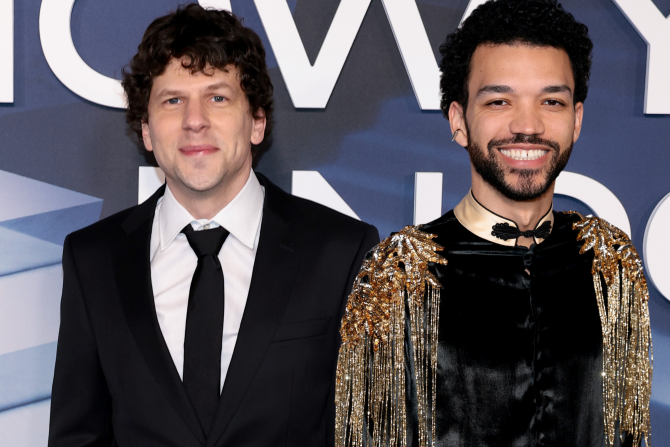 Jesse Eisenberg, Justice Smith Now You See me Ilusionistas entrevista