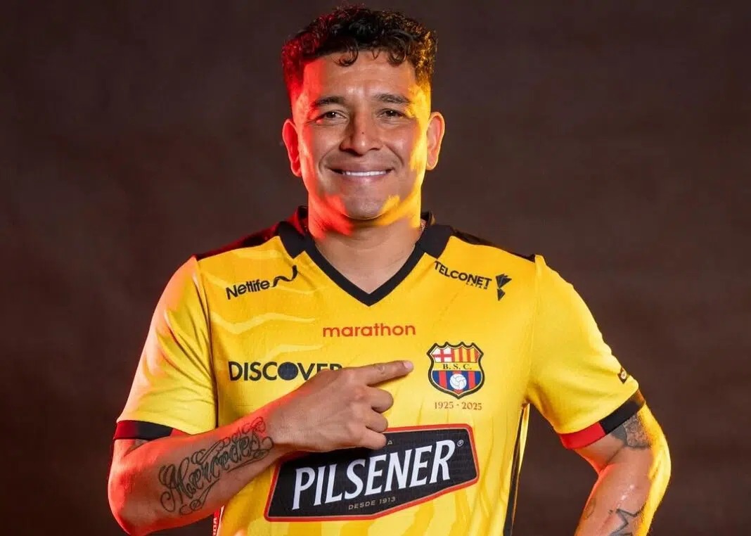 Barcelona Soccer Star Mario Pineida Shot Dead in Apparent Targeted Attack  in Ecuador