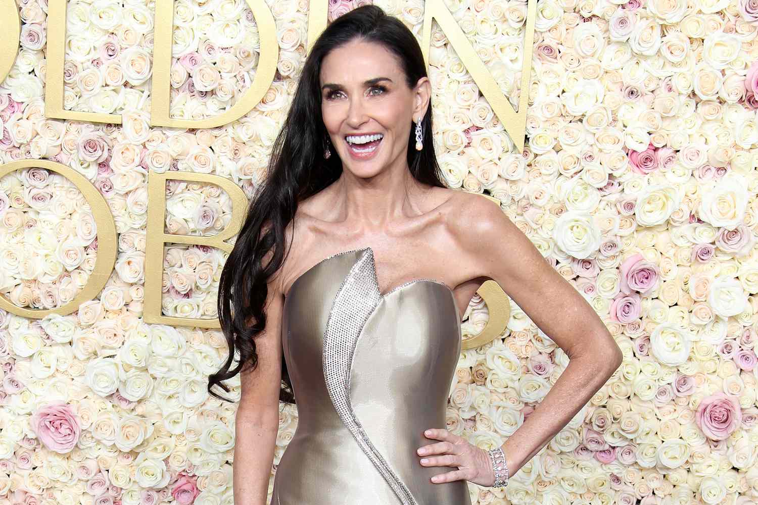 The Red Carpet at the Golden Globes: Past Winners Have Used Outfits from the  Same Designer and Same Color
