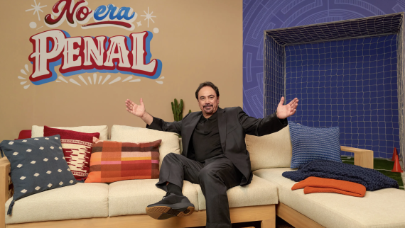 Hugo Sanchez and his Airbnb Experience Estadio Azteca