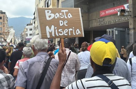 Venezuelan pensioners poverty