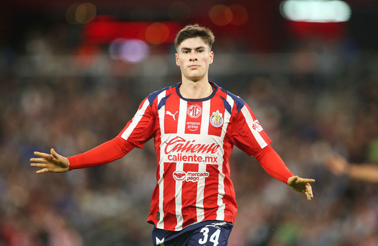 Armando González, Chivas