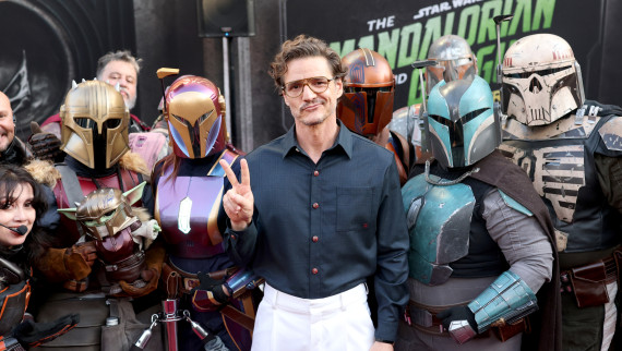 PEdro Pascal the mandalorian papa latino