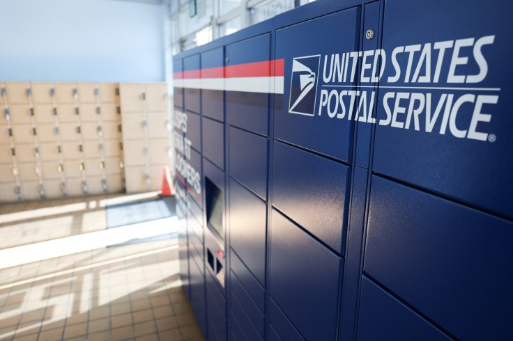US-ECONOMY-SHIPPING-HOLIDAY