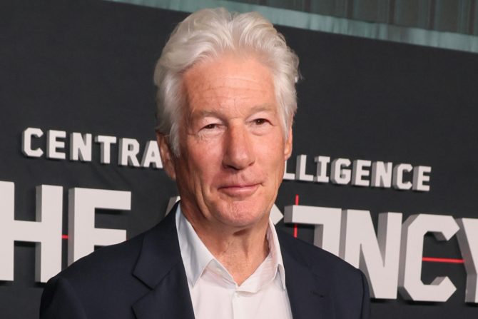 Richard Gere the agency 2 Spanish Latinos