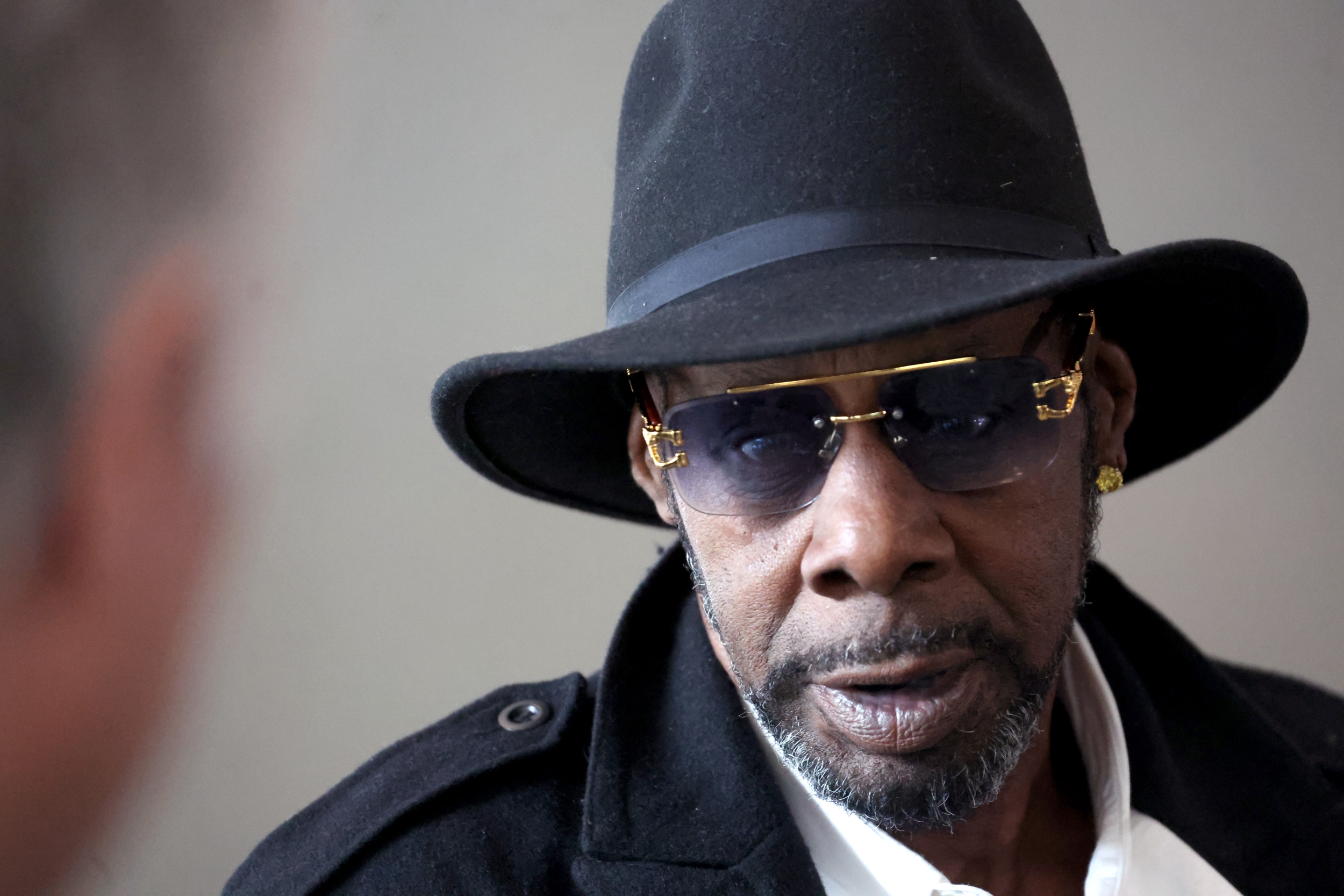R. Kelly Formally Asks Trump to Commute 31-Year Prison Sentence - Latin Times