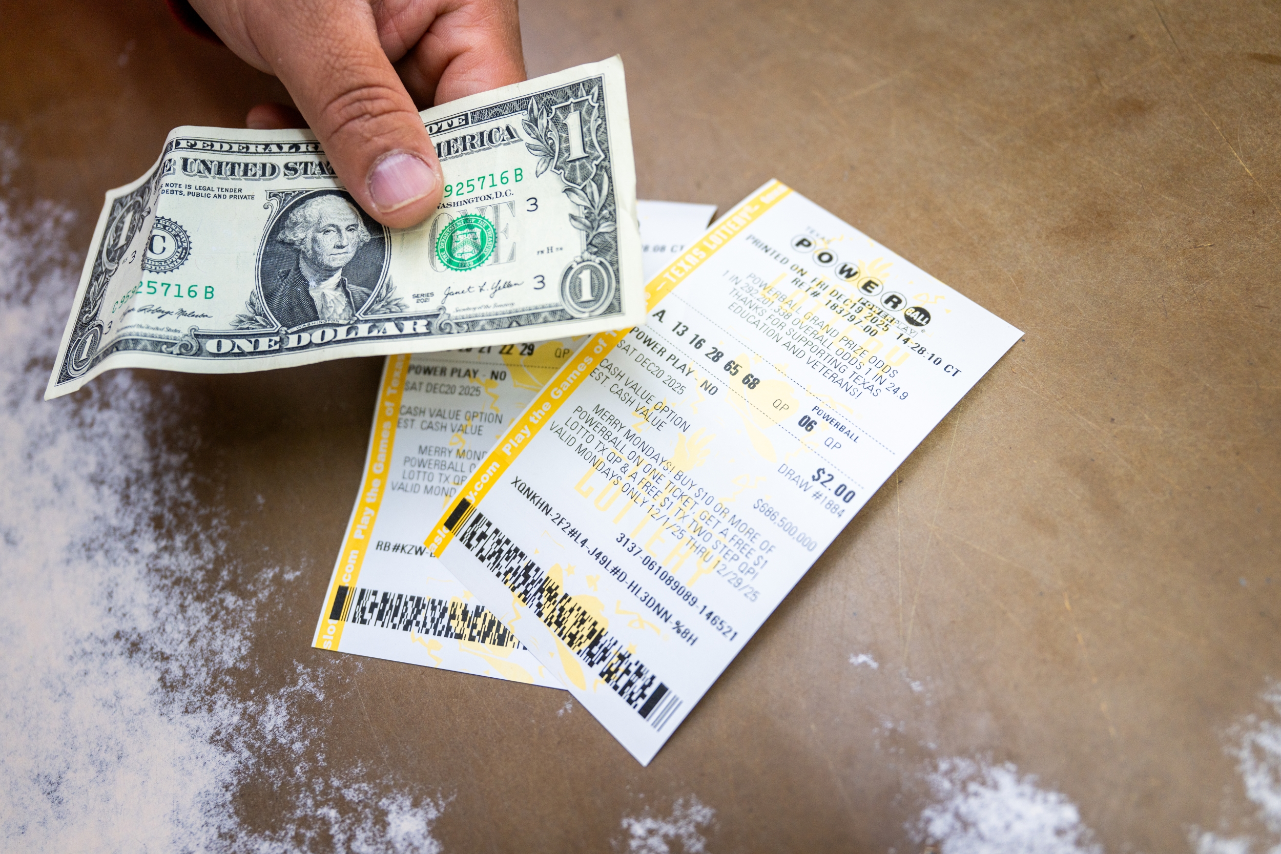 Nobody hit Monday's $905M Powerball — now $975M is on the table for ...