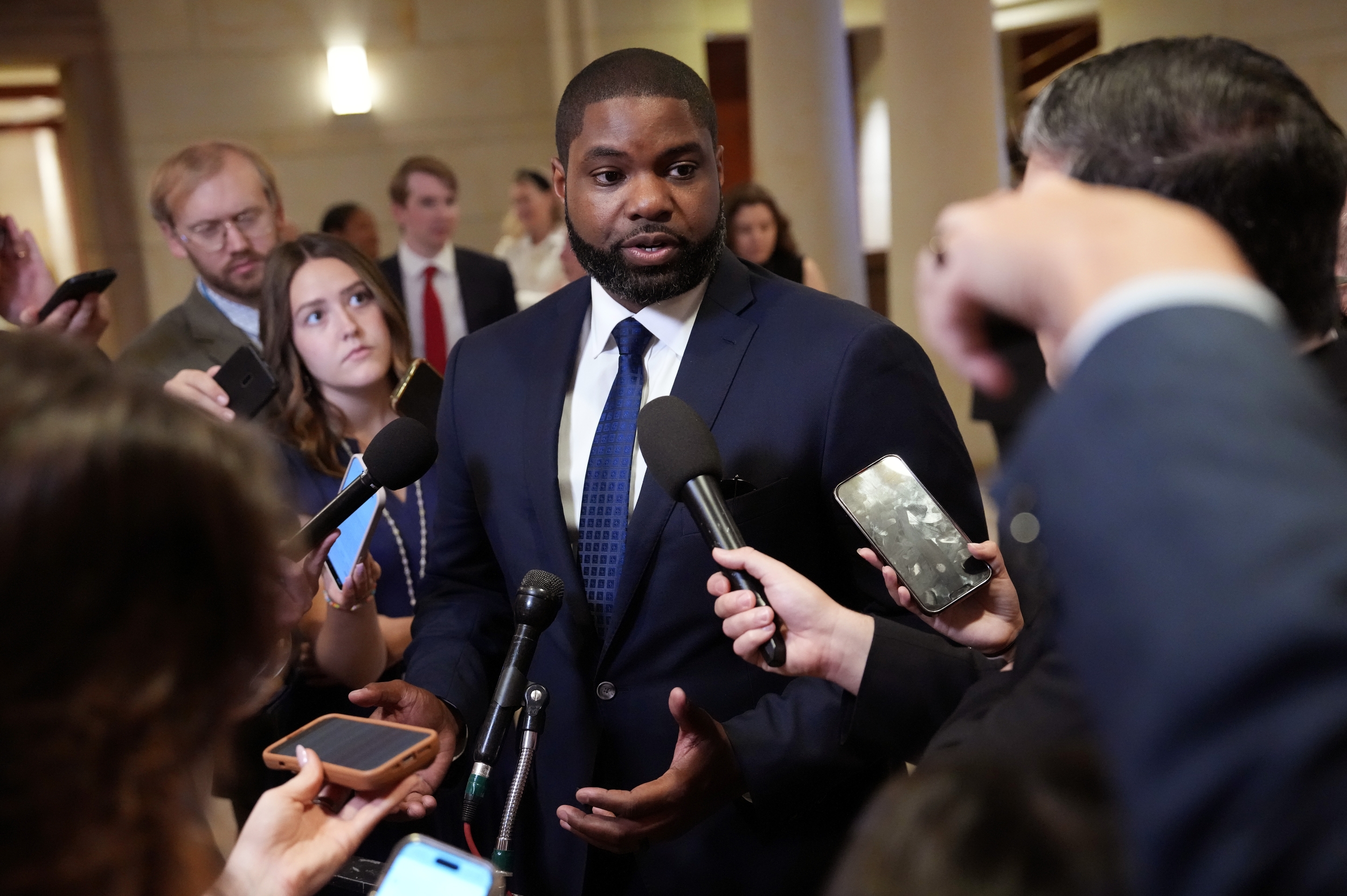 Florida GOP Governor Nominee Backs End of Haitian TPS, Claims Country Is Regaining Control From Gangs