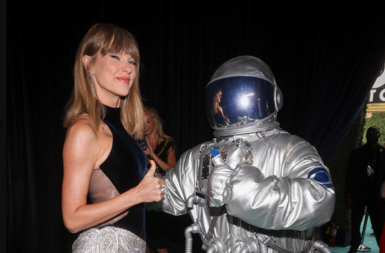 Taylor Swift wins top prize