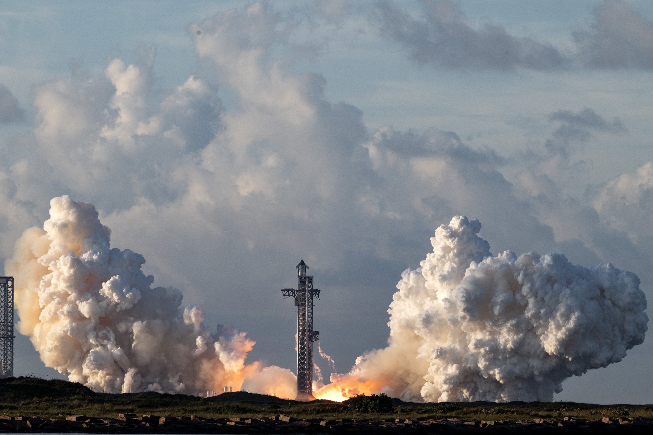 SpaceX Starship reaches orbit