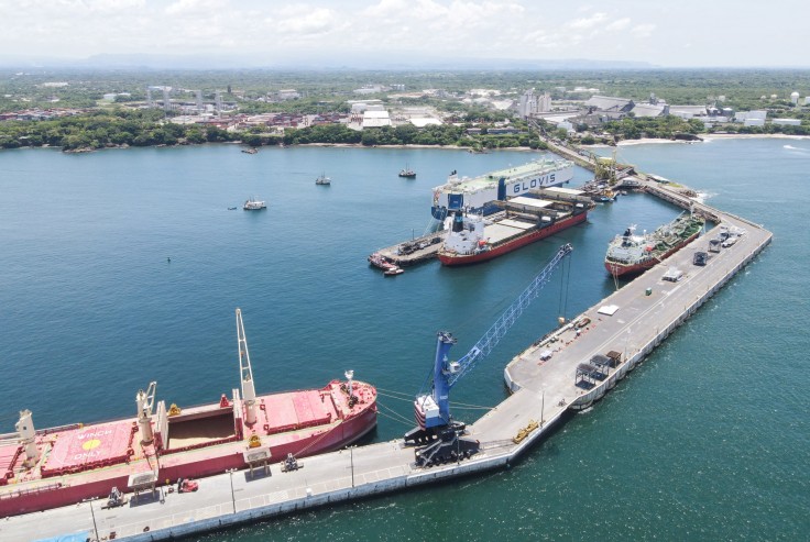 TOPSHOT-EL SALVADOR-ECONOMY-PORT-ACAJUTLA