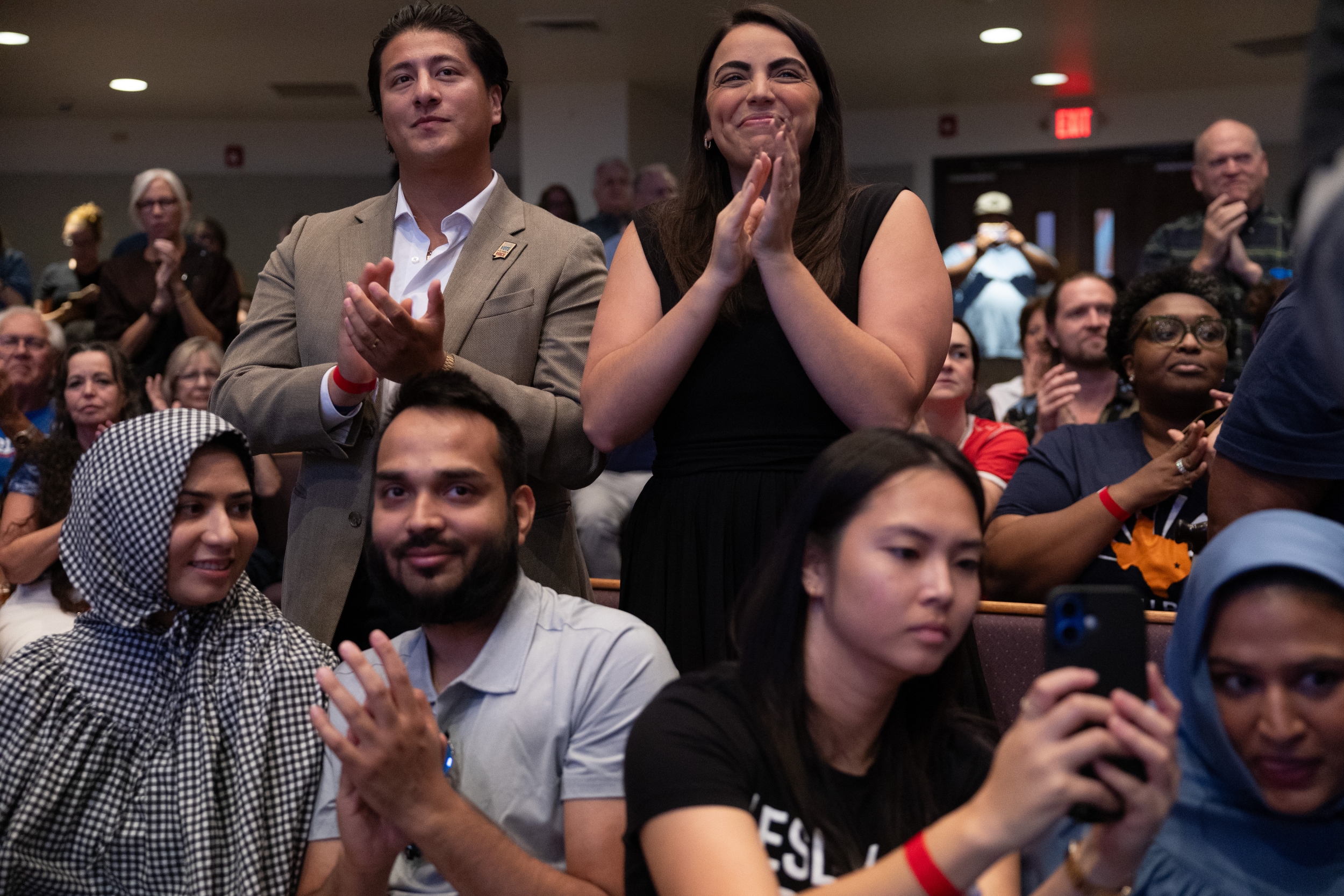 O'Rourke calls ICE tactics "Gestapo" at Houston rally — Day 105 with no charges for agent