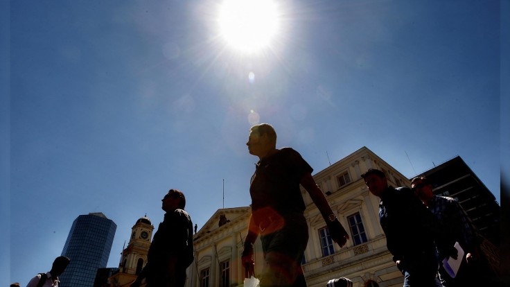 SHADOWLESS DAYS IN PERU: SOLAR ZENITH PASSAGE OVER CITIES