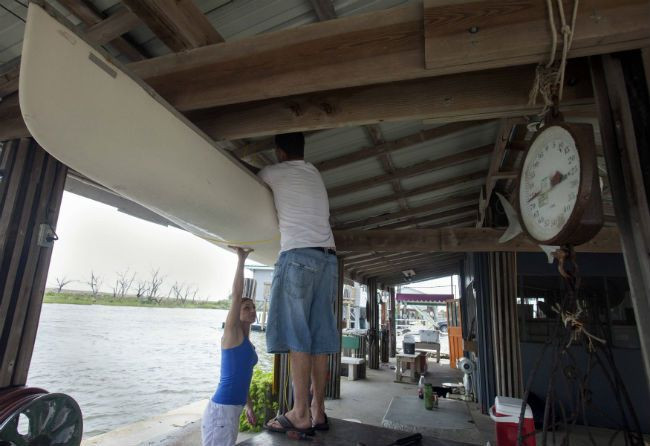 Isaac menaces U.S. Gulf Coast 7 years after Katrina