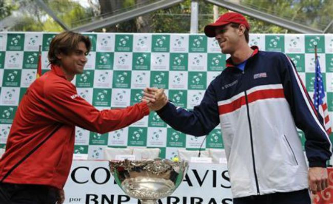 Ferrer recovers to draw first blood against Querrey