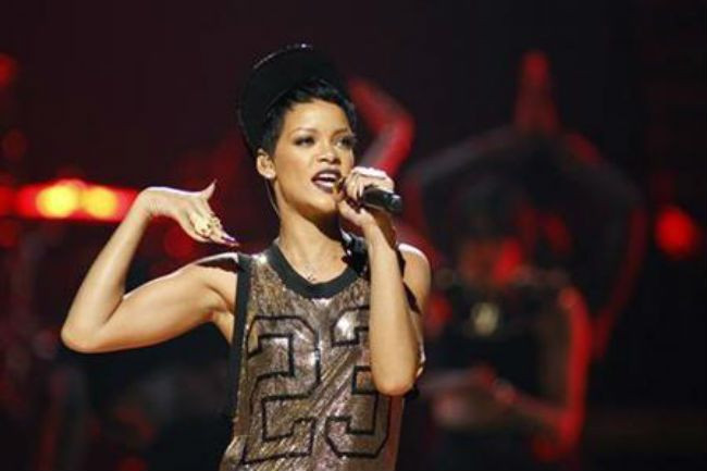 Amnesty issues rights plea to Rihanna, Shakira before Azeri concerts