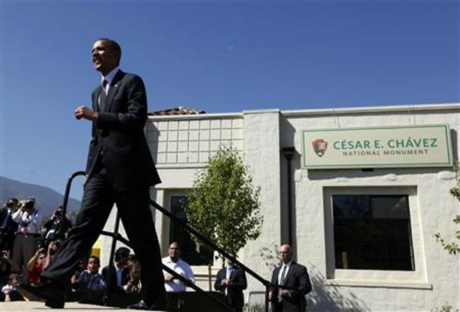 Obama dedicates Cesar Chavez monument, courts Latino voters