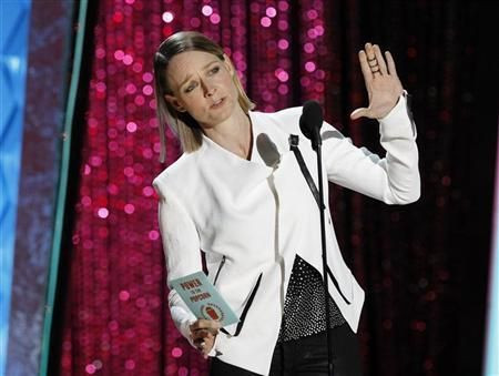 Actress Jodie Foster presents the award for movie of the year at the 2012 MTV Movie Awards in Los Angeles, June 3, 2012.