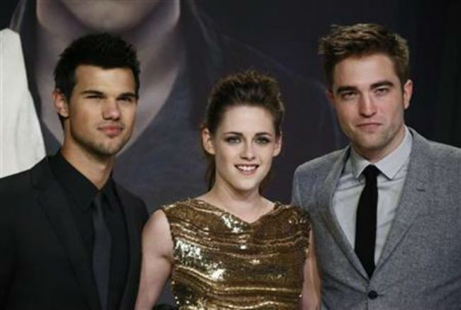 "Twilight" sendoff starts with huge $341 million worldwide