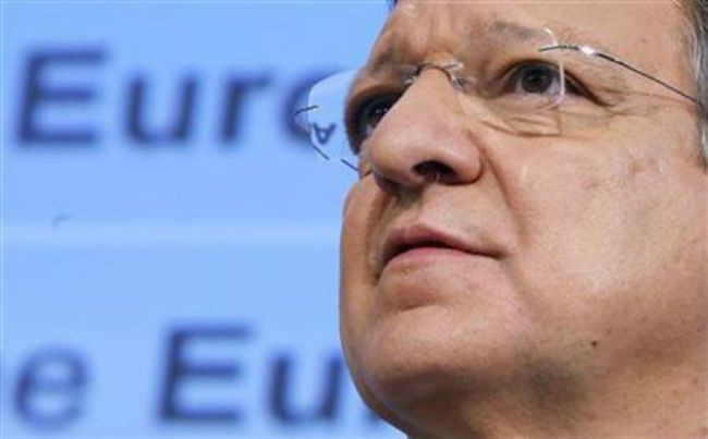 Euro zone economic mood cheers up a little in November