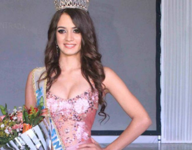 Miss Sinaloa 2012 es Sepultada Como una Rina