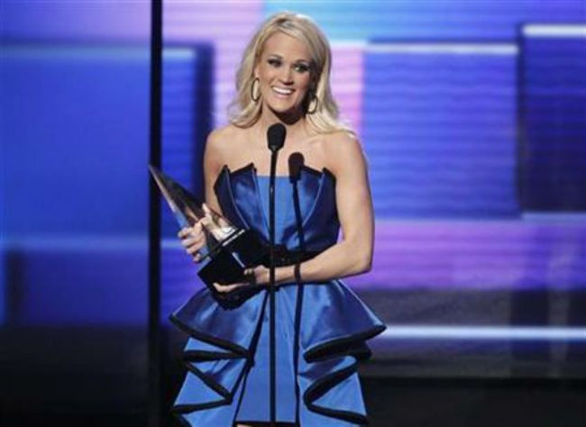 Carrie Underwood to star in new "Sound of Music" broadcast