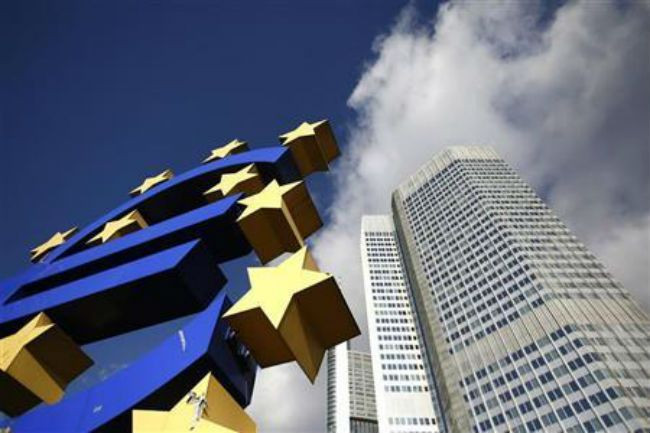 ECB Discusses Rate Cut, Depicts Bleak 2013