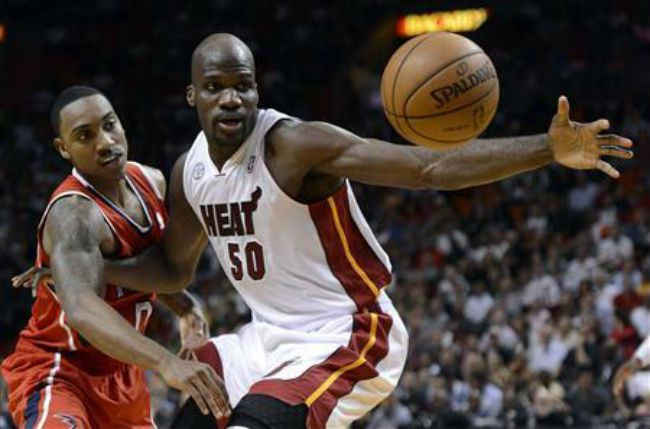LeBron, Wade help Heat stay above Hawks