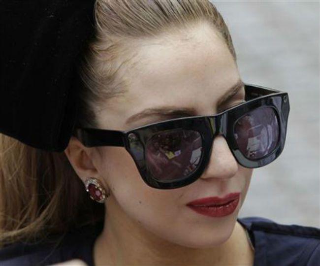 Lady Gaga accused of illegal gay rights promotion in Russia