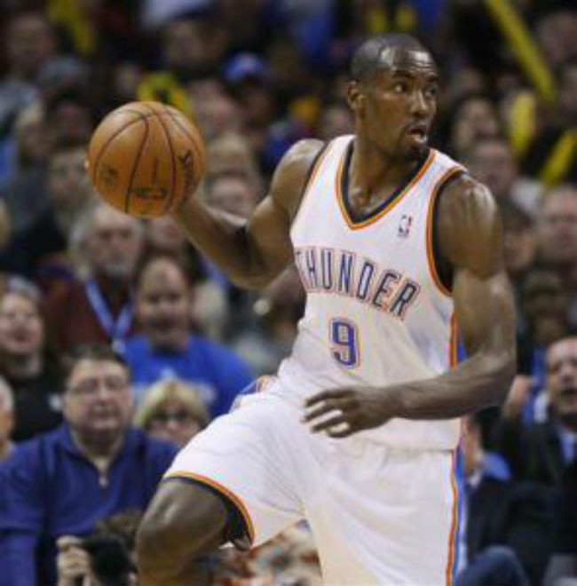 Ibaka powers Thunder past Spurs in West battle