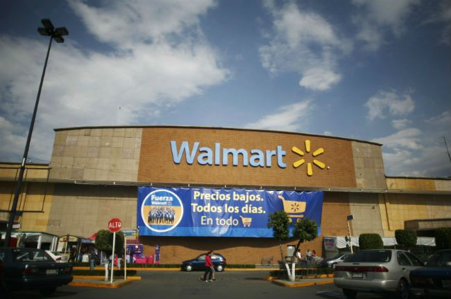 Wal-Mart seen facing sizable fines in U.S. bribery probe